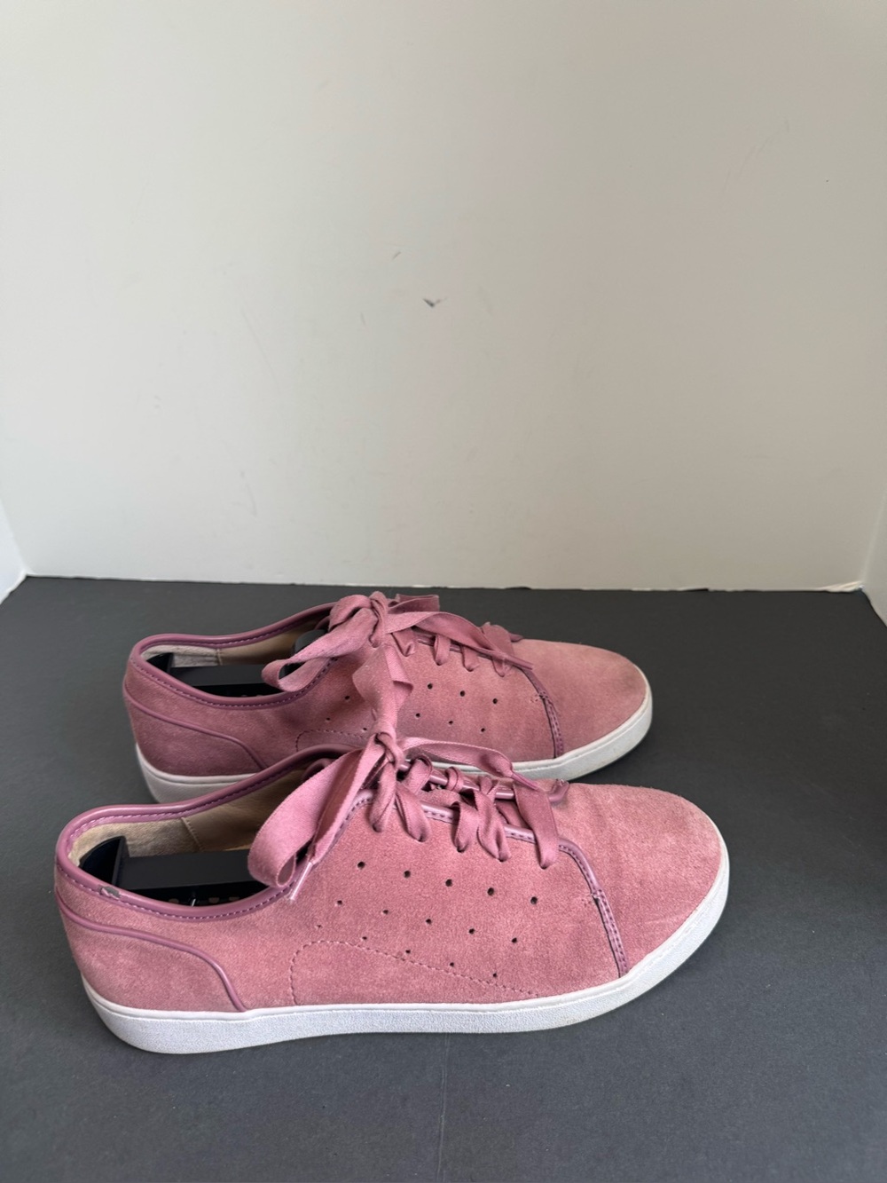 Vionic Keke mauve/lavender suede wide satin laces sneakers. Size 9.5 - Picture 13 of 14